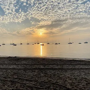 Plein Sud, Bel 20 Mètres De La La Capte , Hyères France